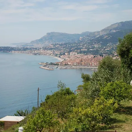 Amazing Sea Views Over The Riviera Apartment