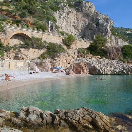 Appartamento Amazing Sea Views Over The Riviera Grimaldi (Liguria)